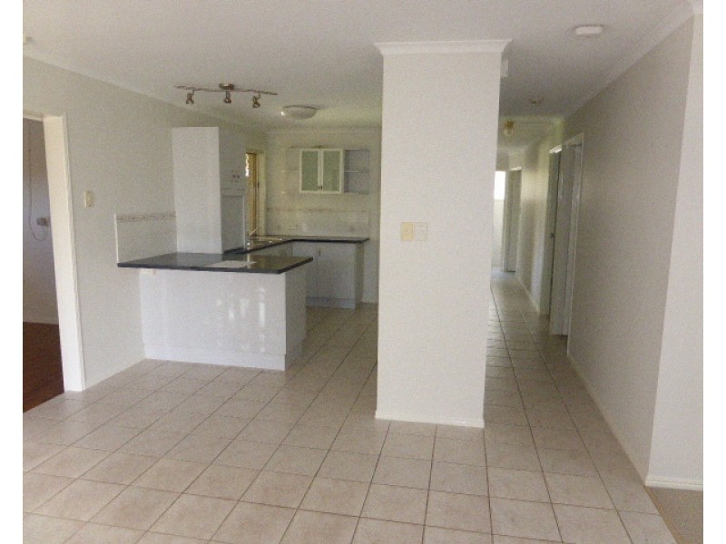 35 Thornbill Drive, Eli Waters QLD 4655