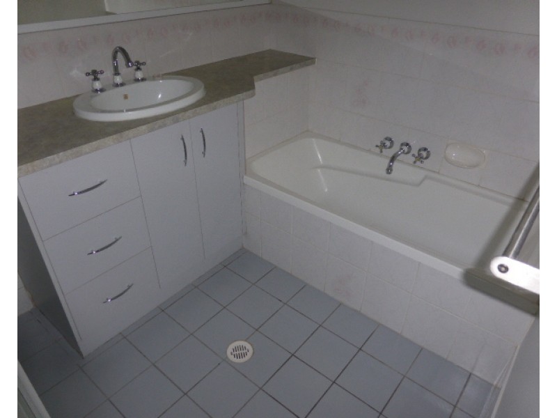 35 Thornbill Drive, Eli Waters QLD 4655