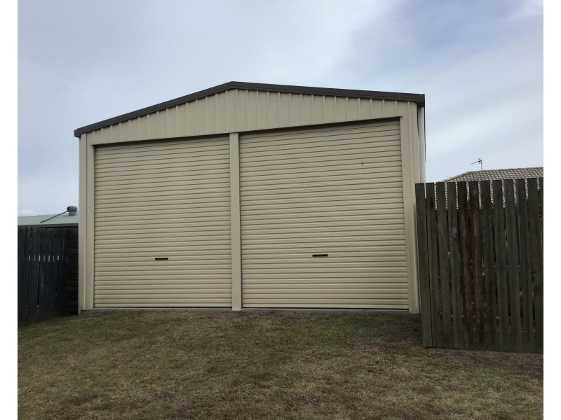 15 Mainsail Crt, Point Vernon QLD 4655