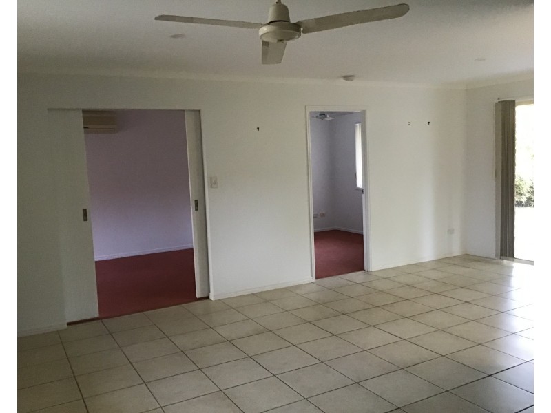 15 Mainsail Crt, Point Vernon QLD 4655