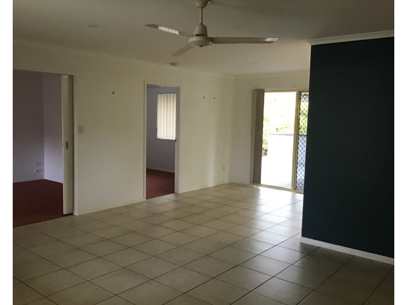 15 Mainsail Crt, Point Vernon QLD 4655