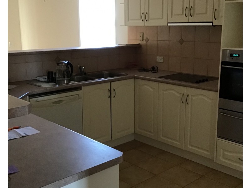 2 Foreshore Drive, Urangan QLD 4655