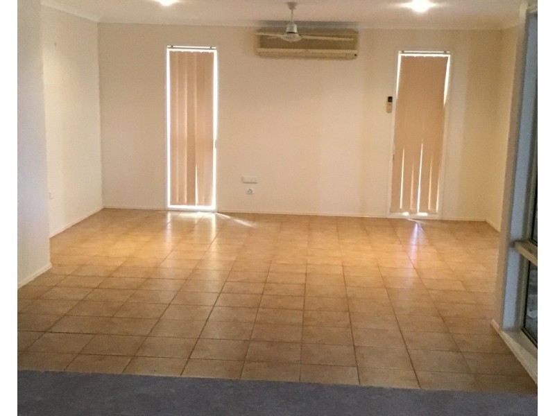 2 Foreshore Drive, Urangan QLD 4655