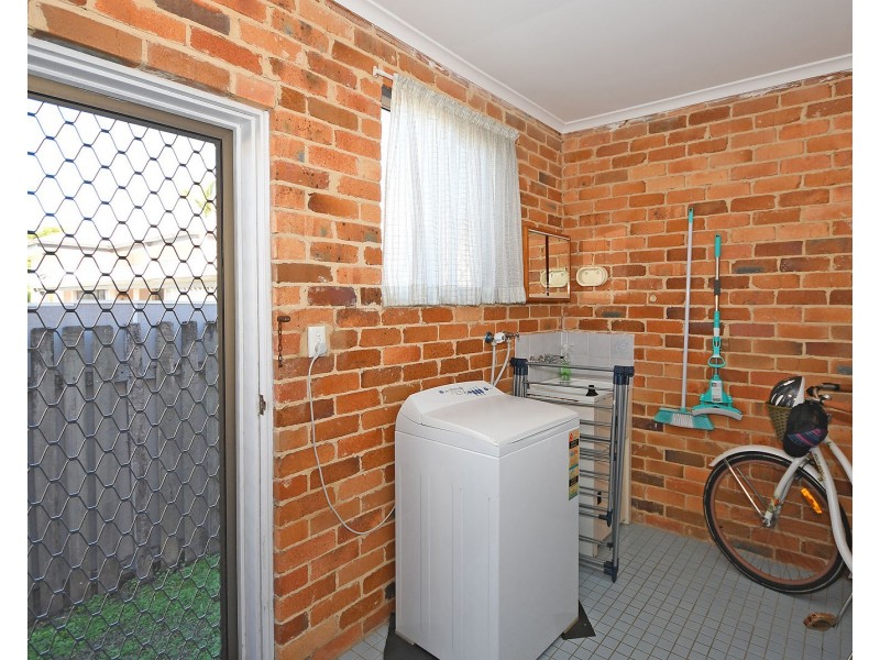 1/21 Honiton Street, Torquay QLD 4655