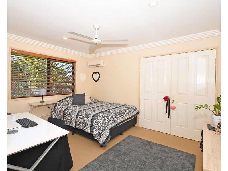 9 Sunline Court, Urangan QLD 4655