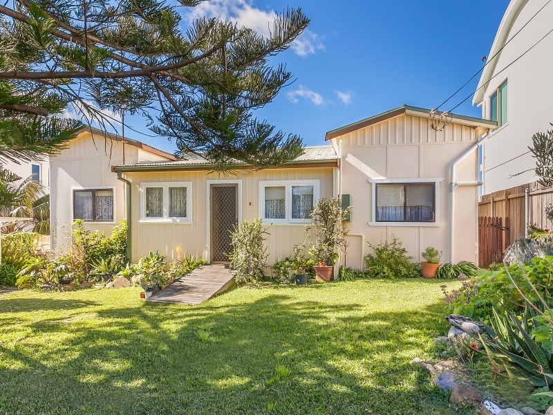 5 Cliff Parade, Thirroul NSW 2515