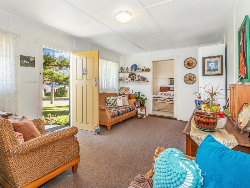 5 Cliff Parade, Thirroul NSW 2515