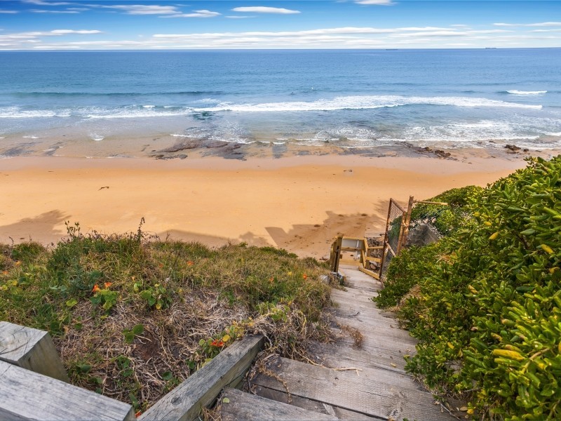 3 Woodland Avenue, Thirroul NSW 2515