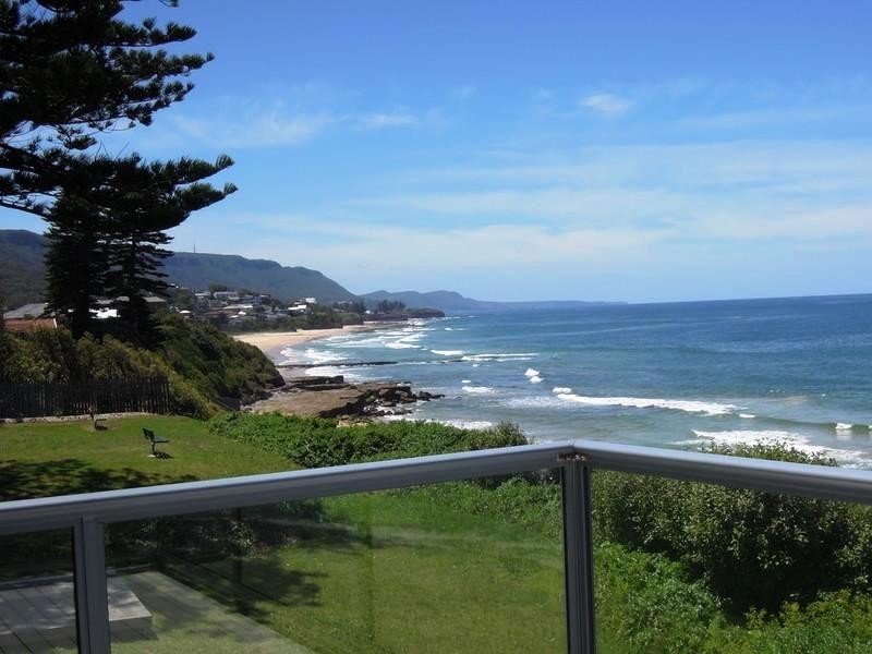 3 Woodland Avenue, Thirroul NSW 2515