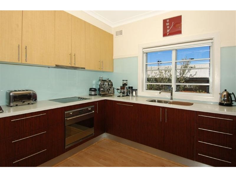 4 Woodland Avenue, Thirroul NSW 2515