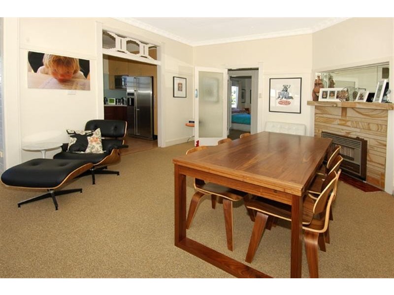 4 Woodland Avenue, Thirroul NSW 2515