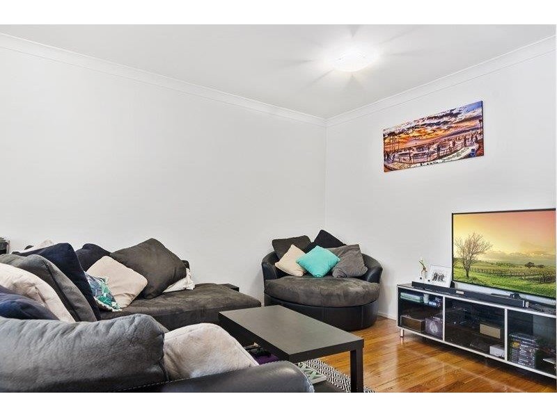 2/25 Redman Avenue, Thirroul NSW 2515