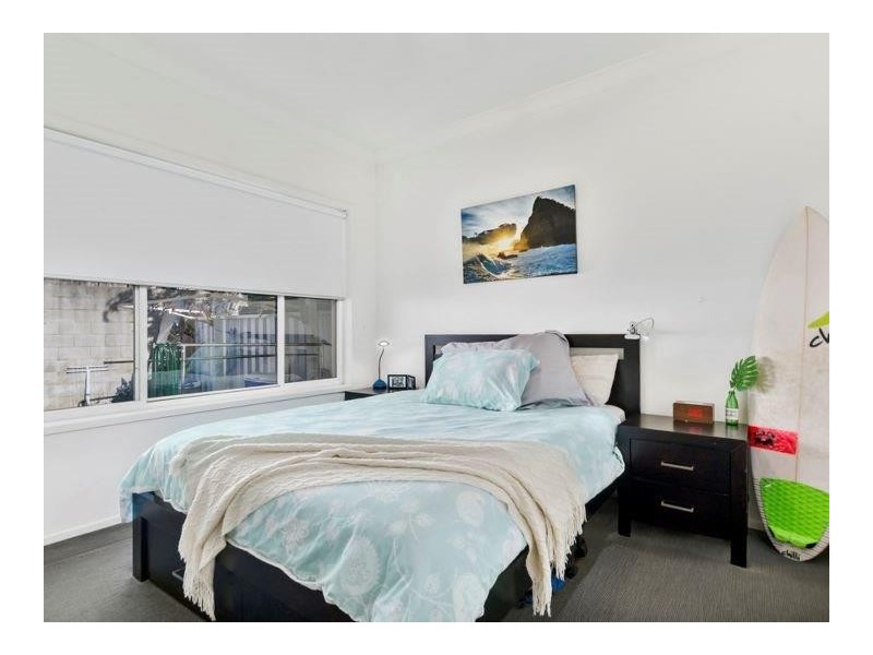 2/25 Redman Avenue, Thirroul NSW 2515