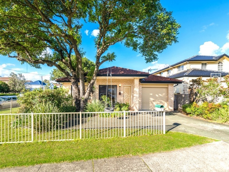 1 McCauley Street, Thirroul NSW 2515