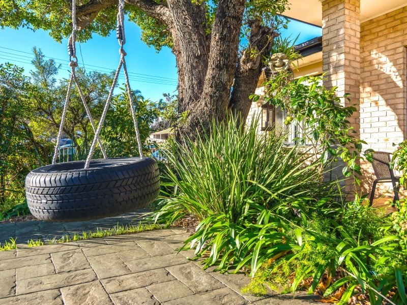 1 McCauley Street, Thirroul NSW 2515