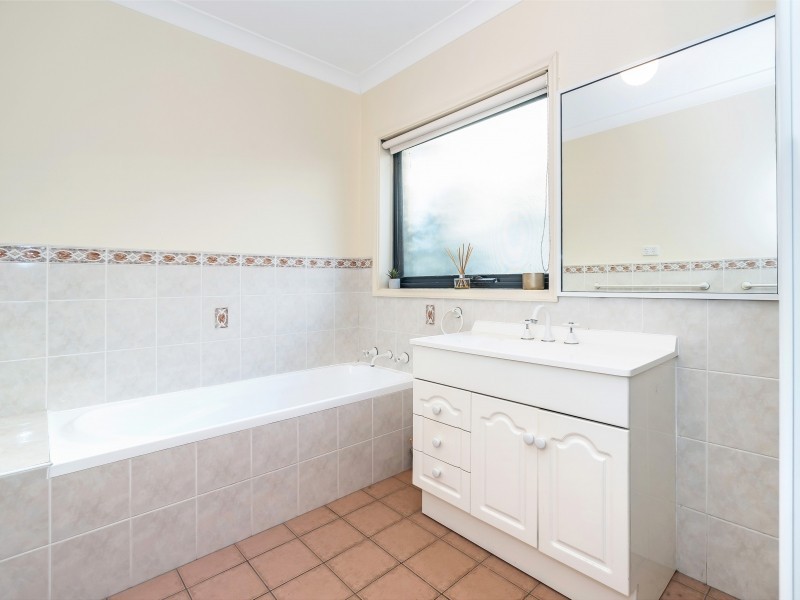 1 McCauley Street, Thirroul NSW 2515