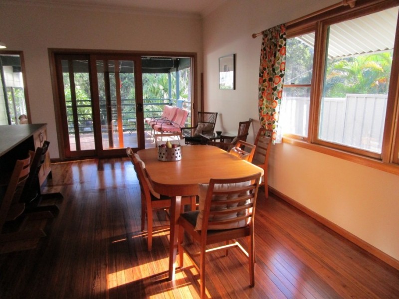 16 Cohcrane Road, Thirroul NSW 2515