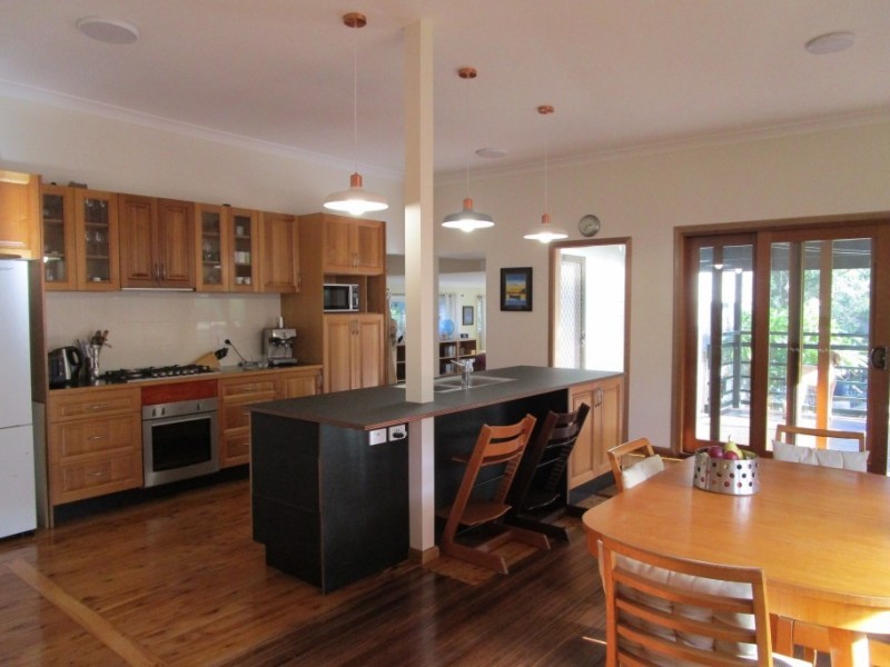 16 Cohcrane Road, Thirroul NSW 2515