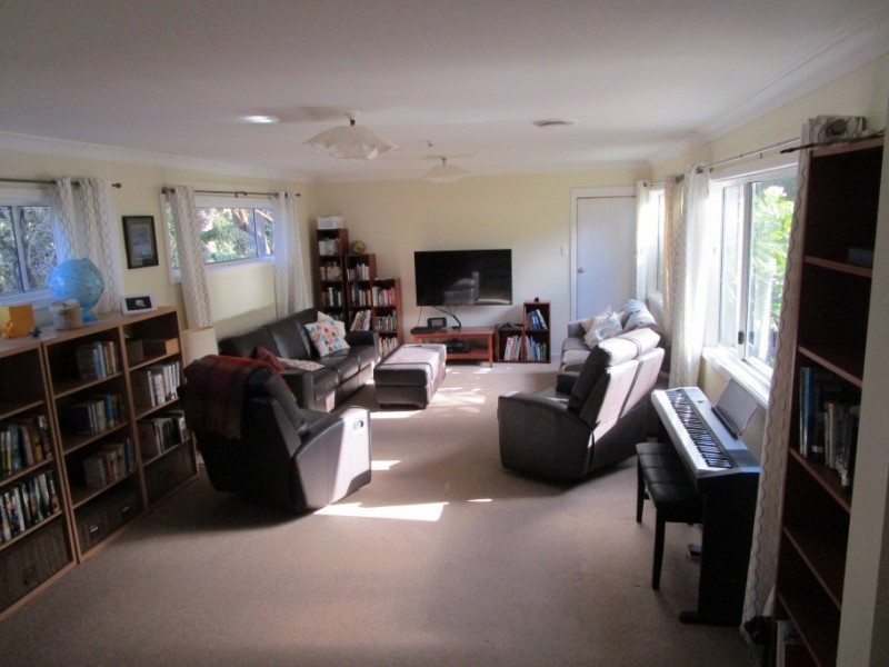 16 Cohcrane Road, Thirroul NSW 2515