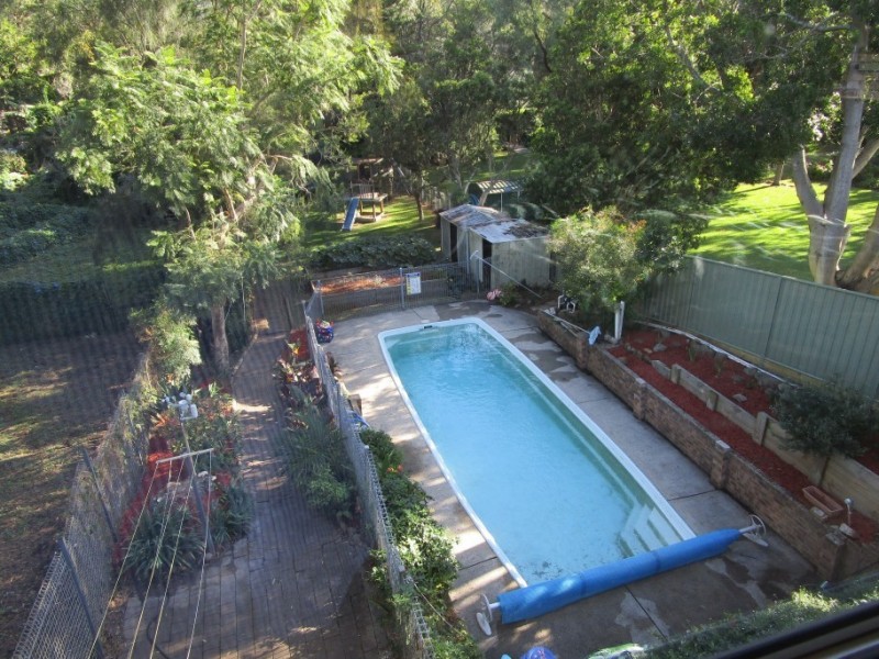 16 Cohcrane Road, Thirroul NSW 2515