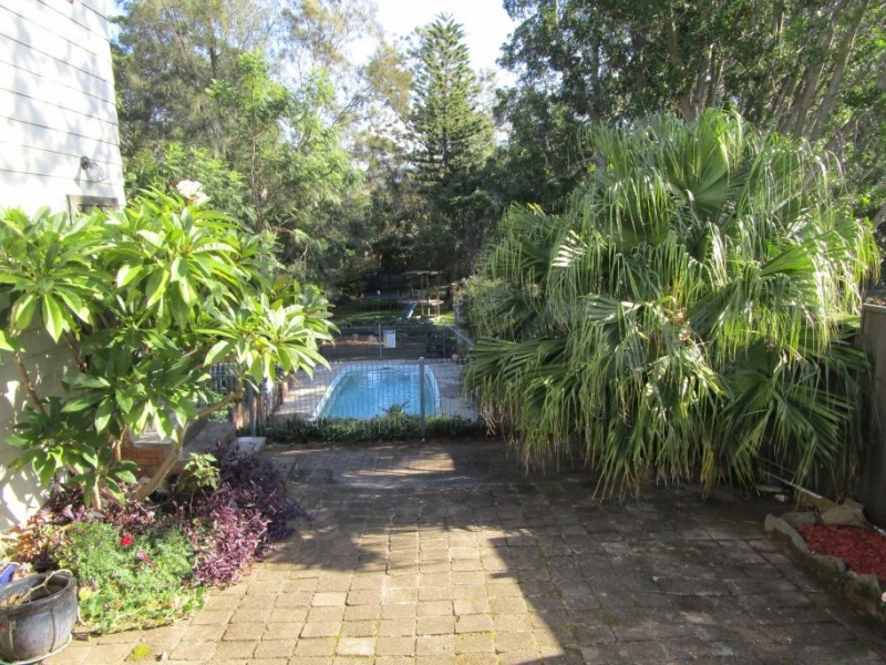 16 Cohcrane Road, Thirroul NSW 2515