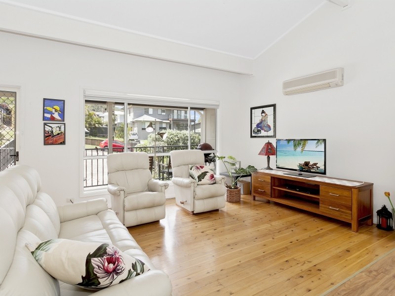 25 Armagh Parade, Thirroul NSW 2515