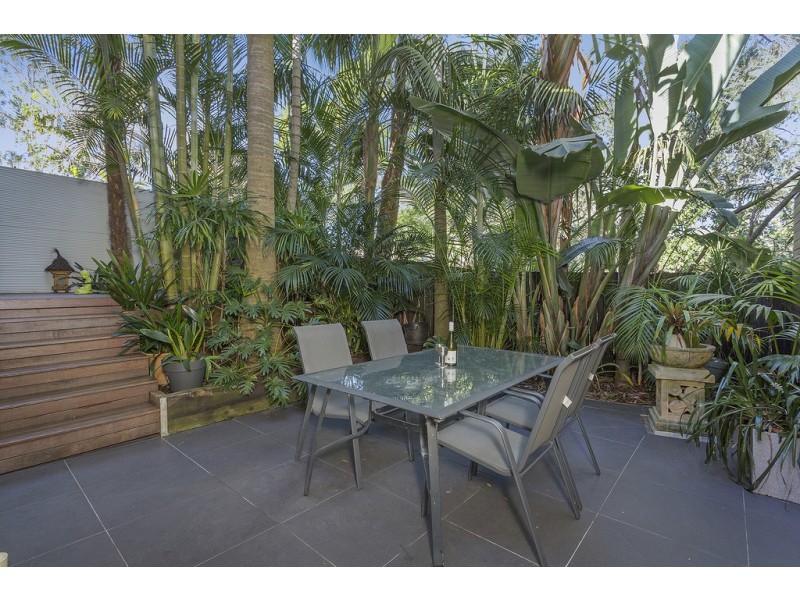 8/24 Cochrane Road, Thirroul NSW 2515