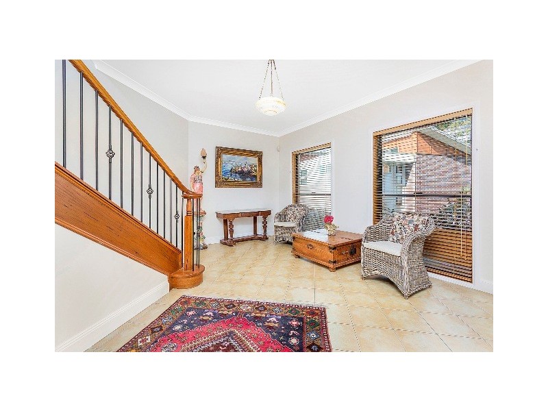 8 Squires Crescent, Coledale NSW 2515