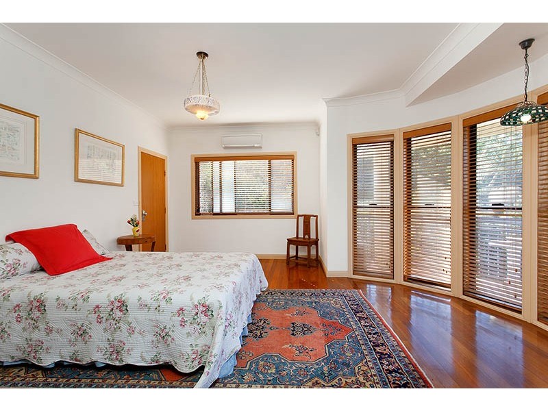 8 Squires Crescent, Coledale NSW 2515