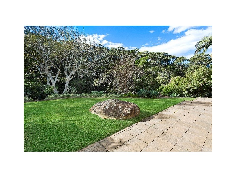 8 Squires Crescent, Coledale NSW 2515