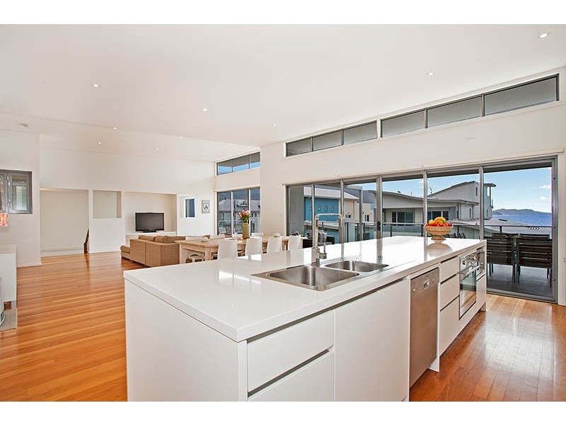 7 Weaver Terrace, Bulli NSW 2516