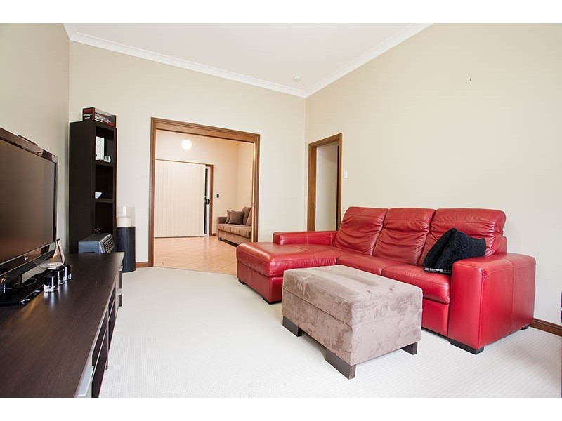 2 William Street, Bulli NSW 2516