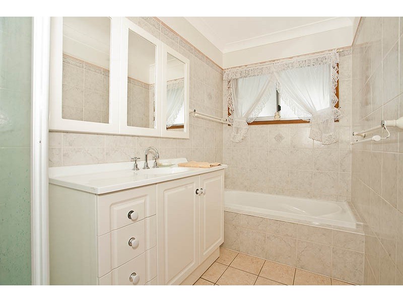 2 William Street, Bulli NSW 2516