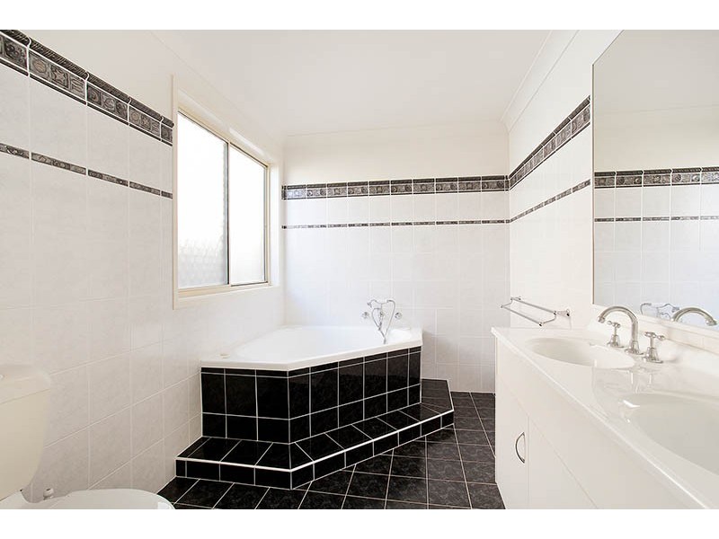 3 Henry Fry Place, Woonona NSW 2517