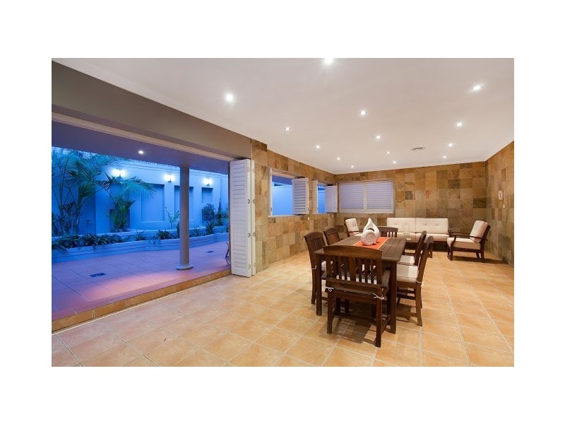 2J Mountain Road, Austinmer NSW 2515
