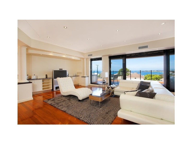 2J Mountain Road, Austinmer NSW 2515