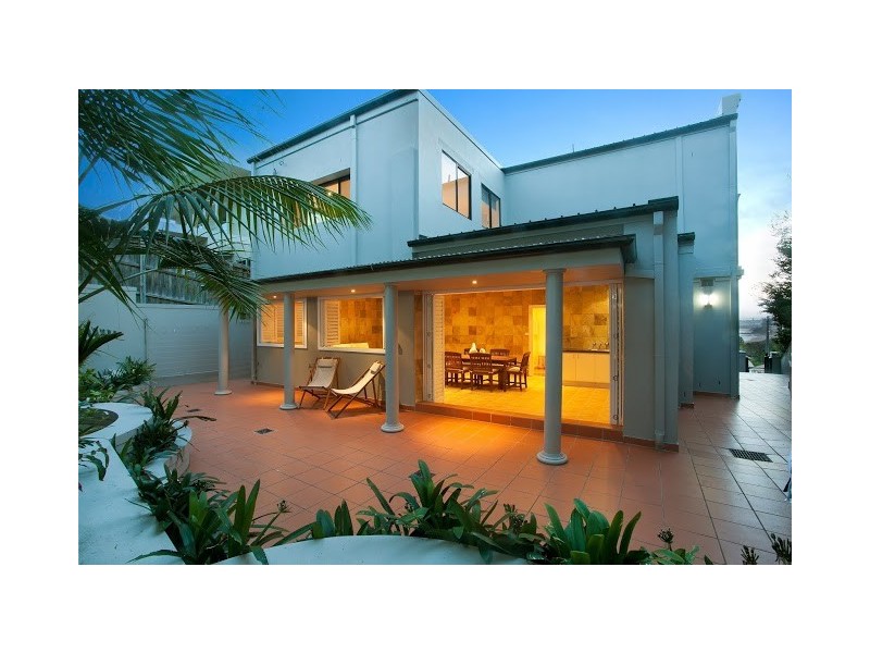 2J Mountain Road, Austinmer NSW 2515