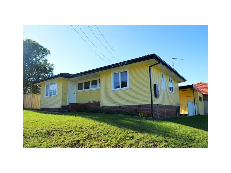 193 Northcliffe Drive, Berkeley NSW 2506