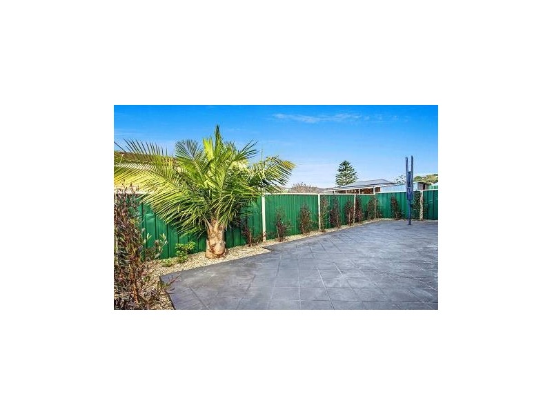 4/11 Cochrane Road, Thirroul NSW 2515