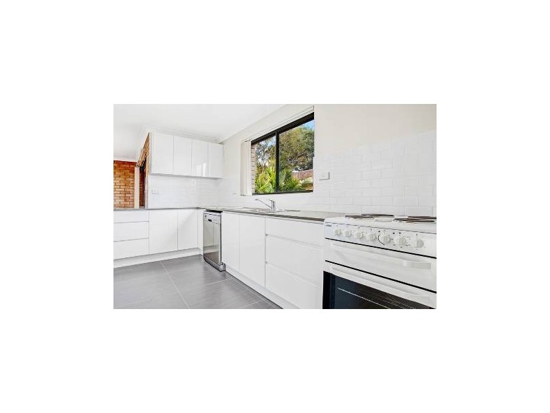 4/11 Cochrane Road, Thirroul NSW 2515