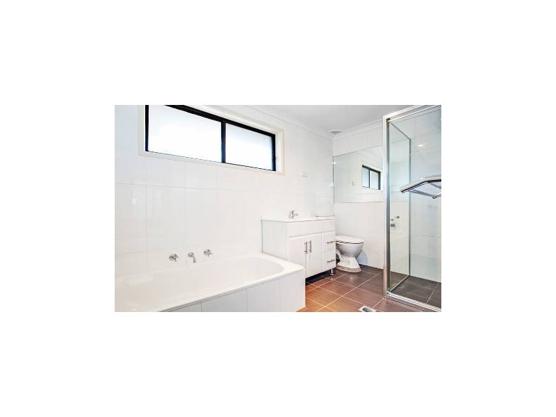 4/11 Cochrane Road, Thirroul NSW 2515