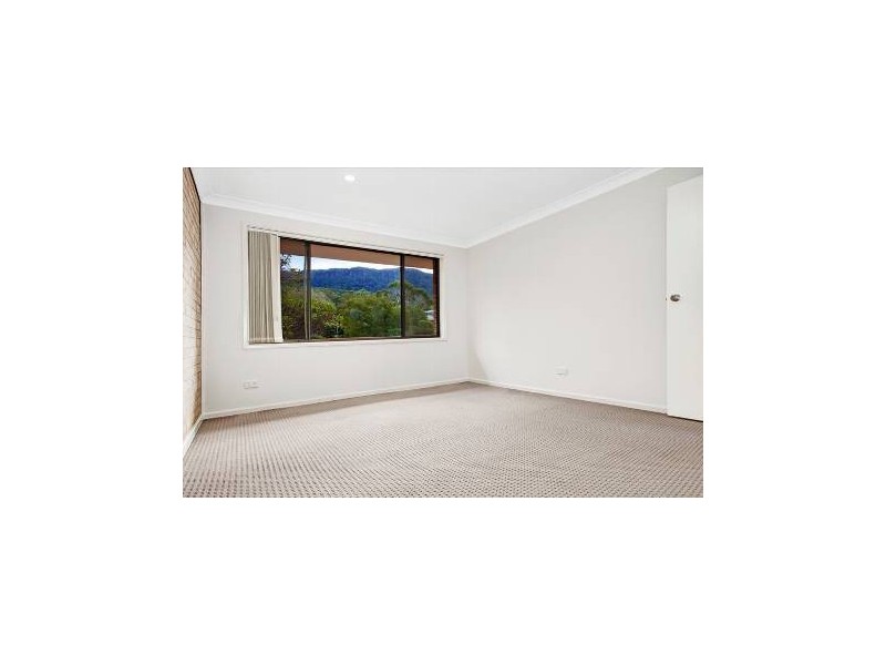 4/11 Cochrane Road, Thirroul NSW 2515