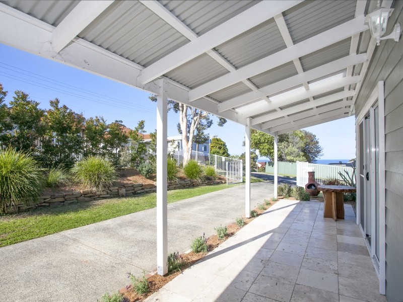 2 SOUDAN STREET, Thirroul NSW 2515