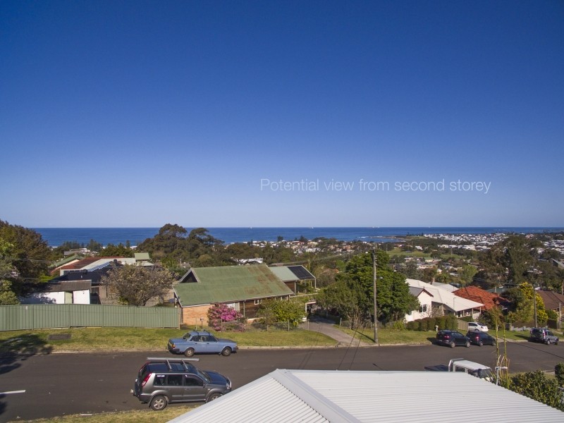 2 SOUDAN STREET, Thirroul NSW 2515