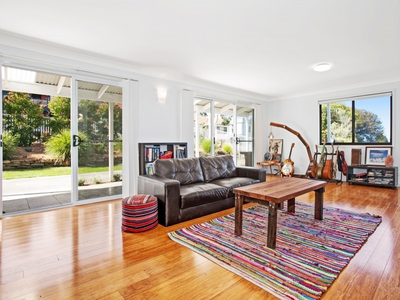 2 SOUDAN STREET, Thirroul NSW 2515