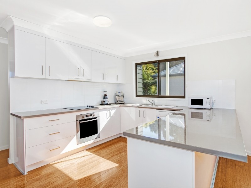 2 SOUDAN STREET, Thirroul NSW 2515