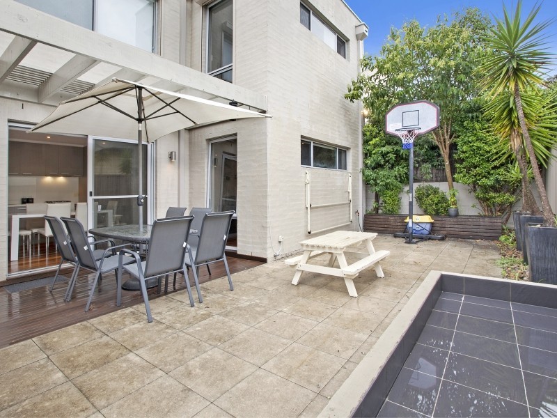 2/136 Phillip Street, Thirroul NSW 2515
