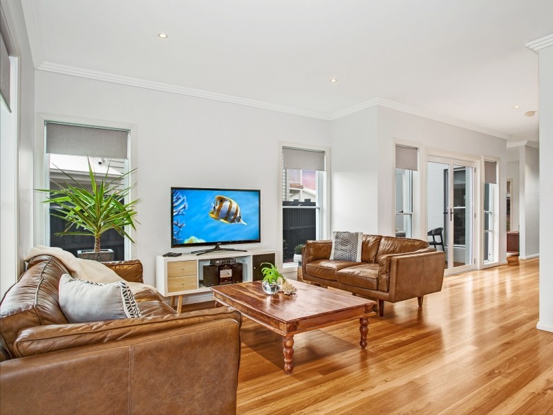 29 KILNCAR CRESCENT, Thirroul NSW 2515