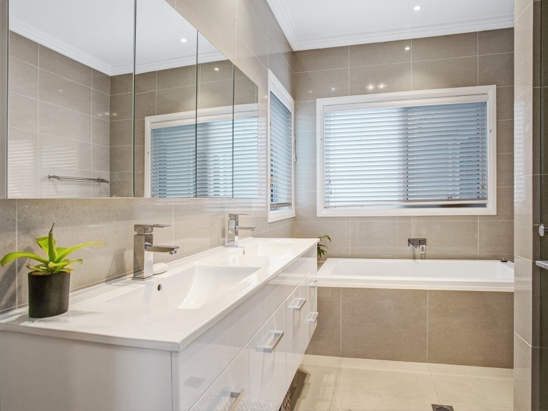 29 KILNCAR CRESCENT, Thirroul NSW 2515