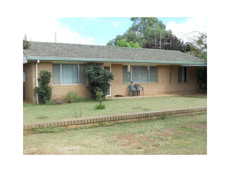 27A Waddell Street, Canowindra NSW 2804